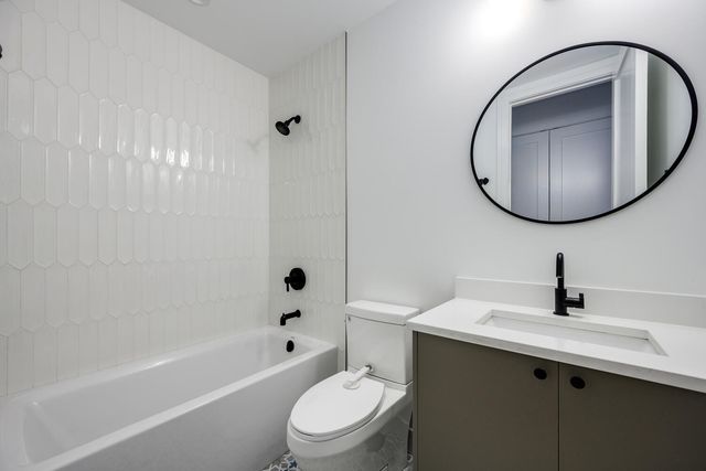 1528 N Elk Grove Avenue 1, Chicago, IL 60622