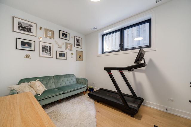 1528 N Elk Grove Avenue 1, Chicago, IL 60622