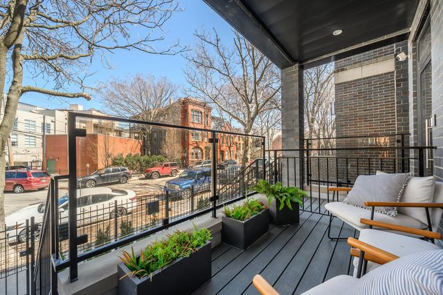 1528 N Elk Grove Avenue 1, Chicago, IL 60622