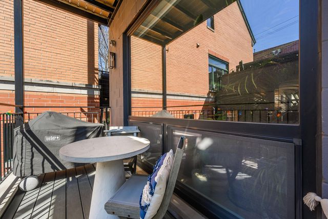 1528 N Elk Grove Avenue 1, Chicago, IL 60622