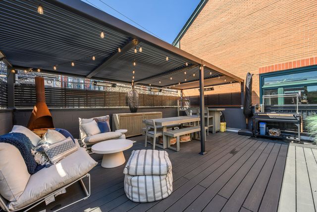 1528 N Elk Grove Avenue 1, Chicago, IL 60622