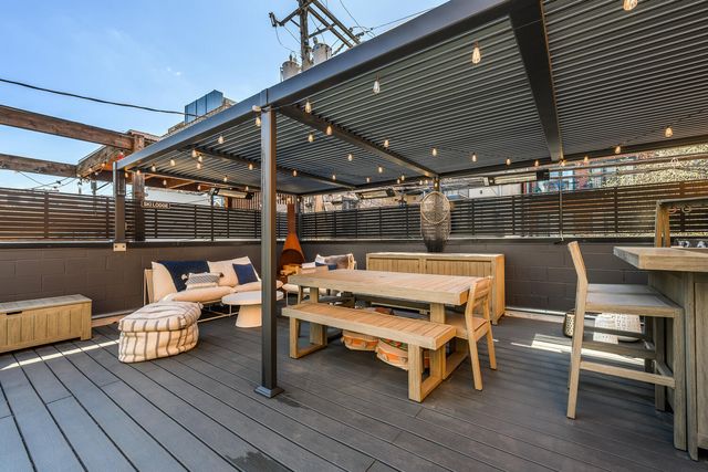 1528 N Elk Grove Avenue 1, Chicago, IL 60622