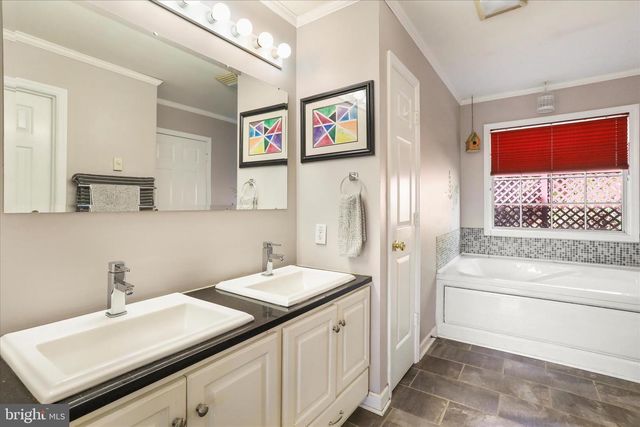 275 GAP RD, Front Royal, VA 22630