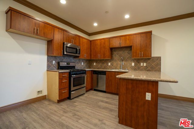 7203 Rubio Avenue, Van Nuys (los Angeles), CA 91406