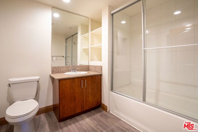 7203 Rubio Avenue, Van Nuys (los Angeles), CA 91406