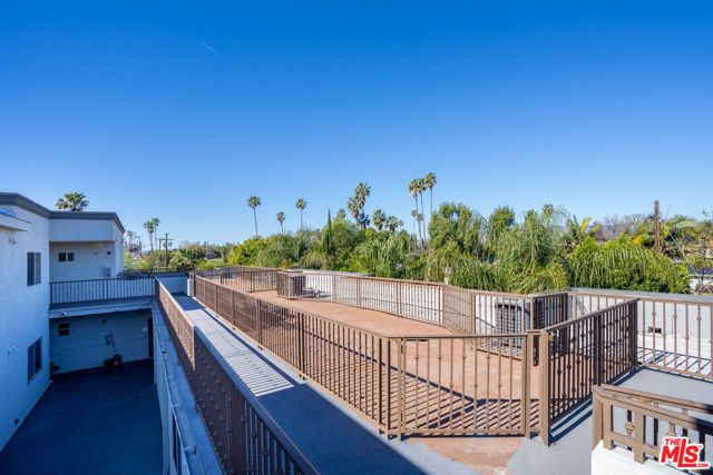 7203 Rubio Avenue, Van Nuys (los Angeles), CA 91406