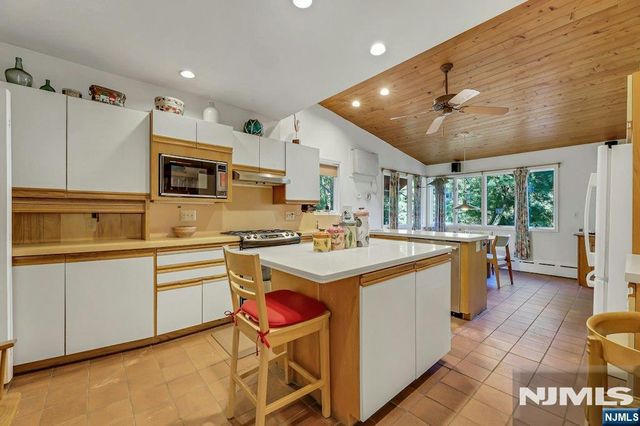 62 James Street, Westwood, NJ 07675