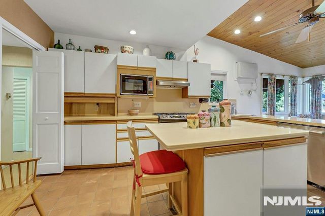 62 James Street, Westwood, NJ 07675