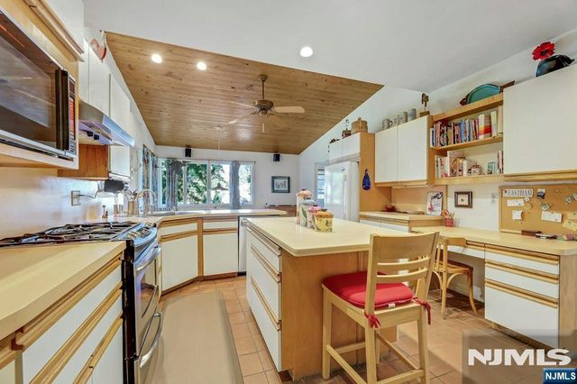 62 James Street, Westwood, NJ 07675