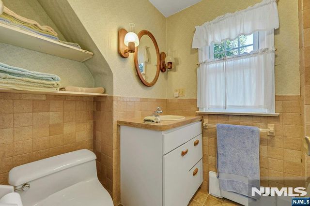 62 James Street, Westwood, NJ 07675