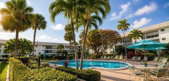 2050 NE 39th Street W312, Lighthouse Point, FL 33064