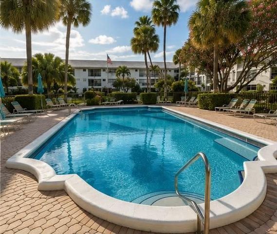 2050 NE 39th Street W312, Lighthouse Point, FL 33064