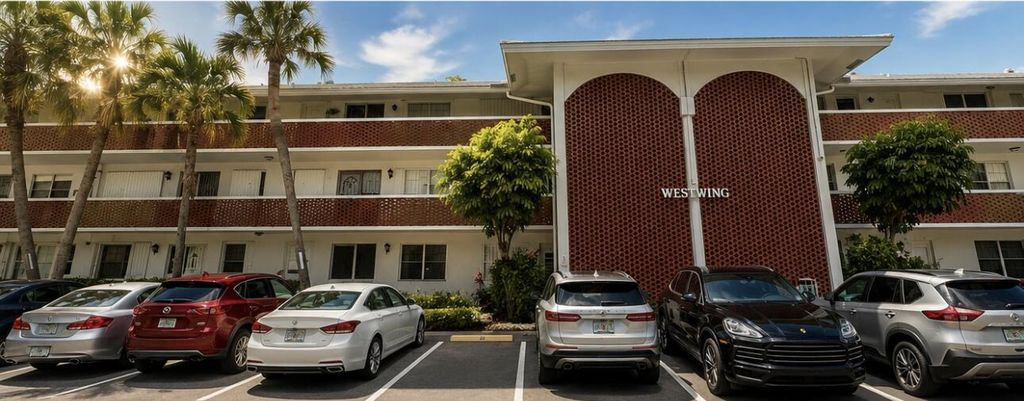 2050 NE 39th Street W312, Lighthouse Point, FL 33064