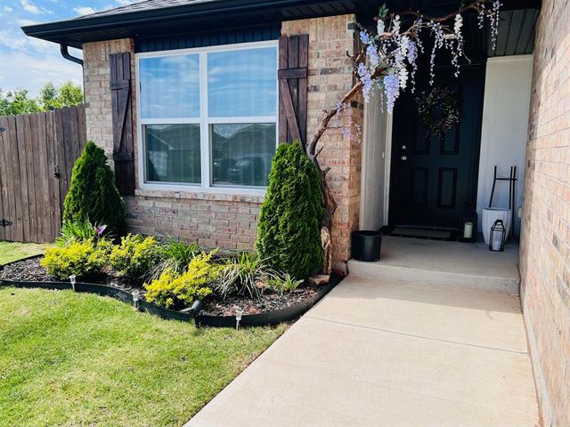 11428 SW 12th Street, Yukon, OK 73099