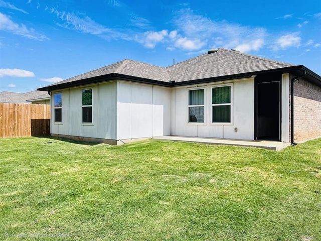 11428 SW 12th Street, Yukon, OK 73099