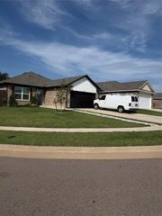 11428 SW 12th Street, Yukon, OK 73099