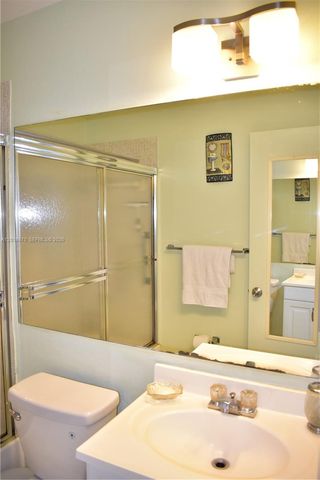 8851 Sunrise Lakes Blvd 207, Sunrise, FL 33322