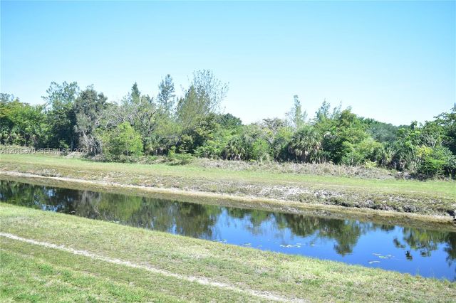 8851 Sunrise Lakes Blvd 207, Sunrise, FL 33322