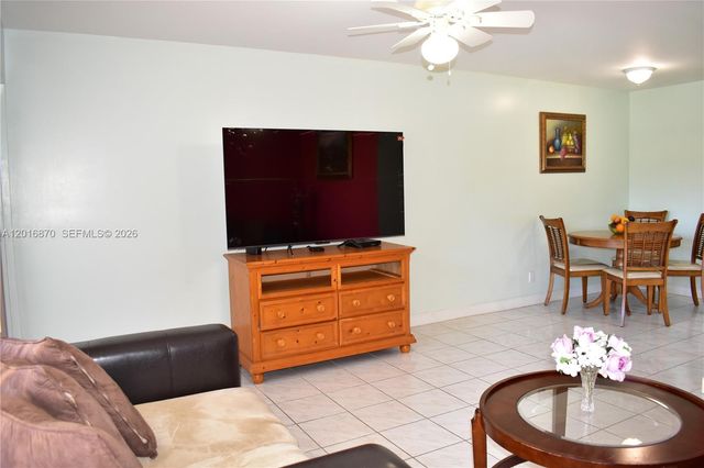 8851 Sunrise Lakes Blvd 207, Sunrise, FL 33322
