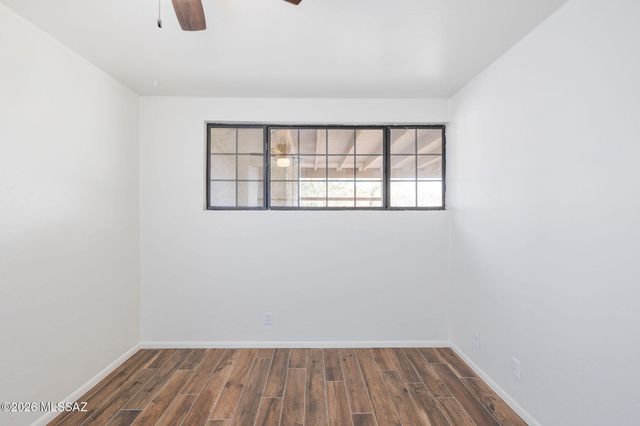 8201 E Lynch Place, Tucson, AZ 85710