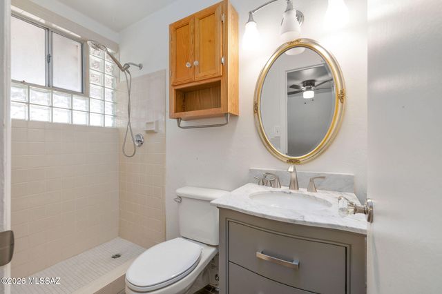 8201 E Lynch Place, Tucson, AZ 85710