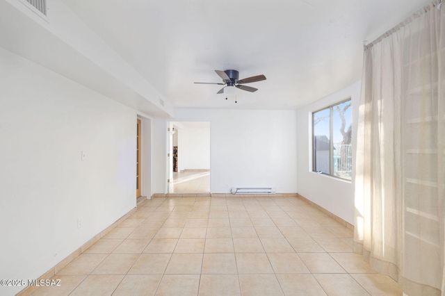 8201 E Lynch Place, Tucson, AZ 85710