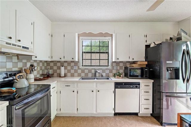 314 Westridge Drive, Yadkinville, NC 27055