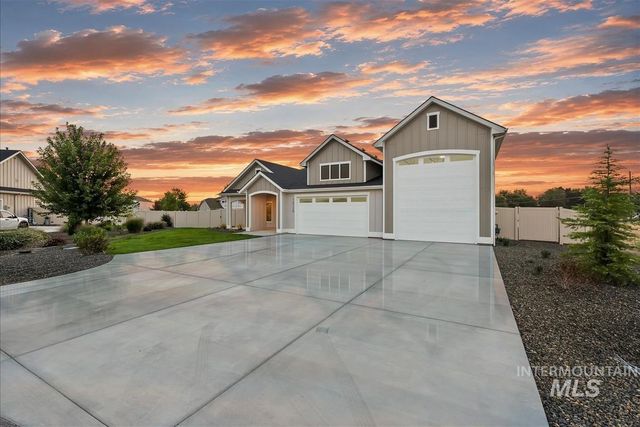 12124 October Glory St, Middleton, ID 83644