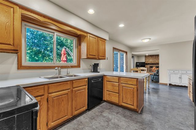 10098 Newfound Gap, Brighton, MI 48114
