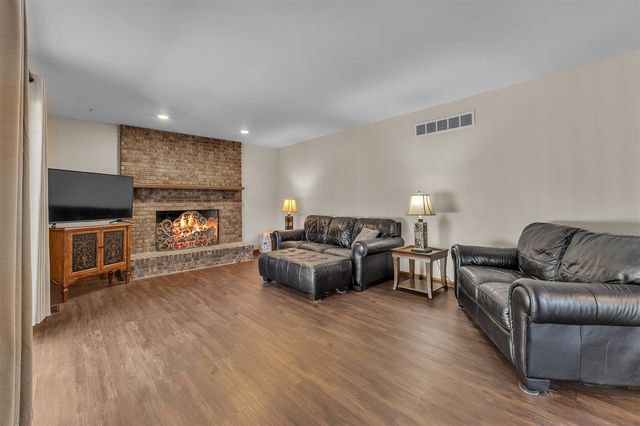10098 Newfound Gap, Brighton, MI 48114