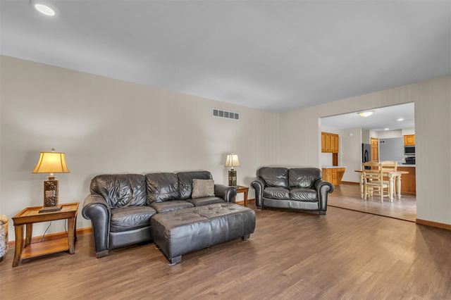 10098 Newfound Gap, Brighton, MI 48114