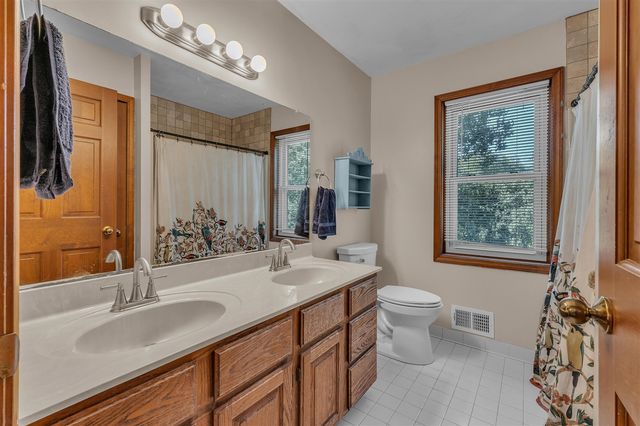 10098 Newfound Gap, Brighton, MI 48114