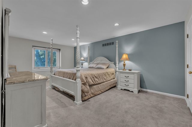 10098 Newfound Gap, Brighton, MI 48114