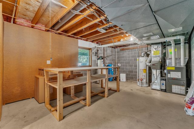 10098 Newfound Gap, Brighton, MI 48114