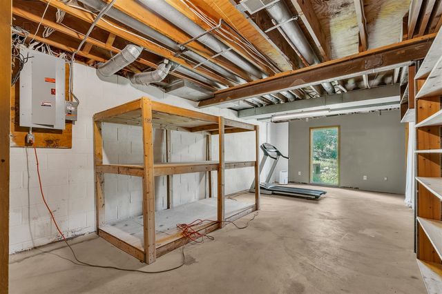 10098 Newfound Gap, Brighton, MI 48114