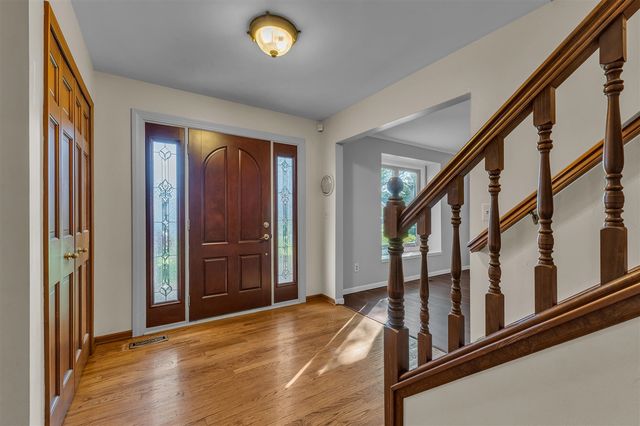 10098 Newfound Gap, Brighton, MI 48114
