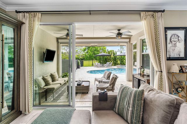 933 Deer Haven Drive, Loxahatchee, FL 33470