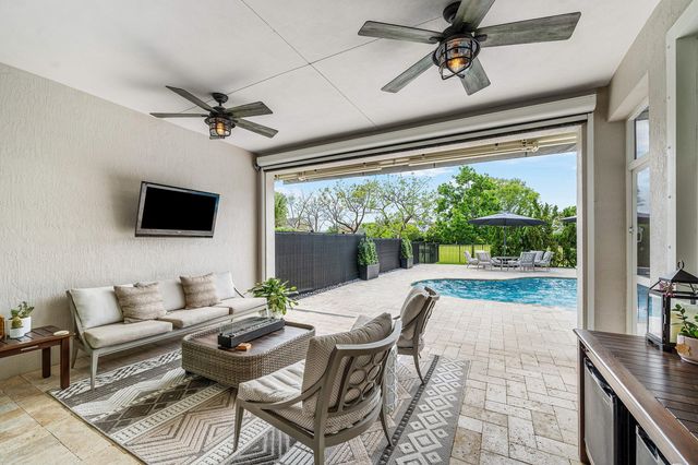 933 Deer Haven Drive, Loxahatchee, FL 33470