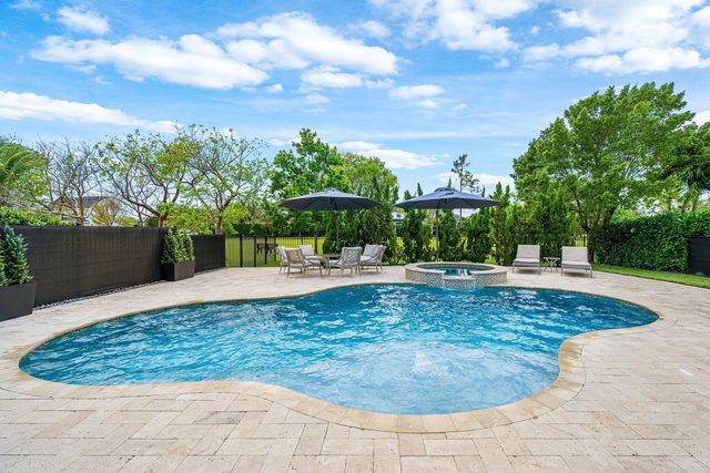 933 Deer Haven Drive, Loxahatchee, FL 33470