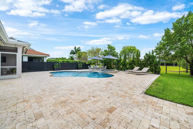 933 Deer Haven Drive, Loxahatchee, FL 33470