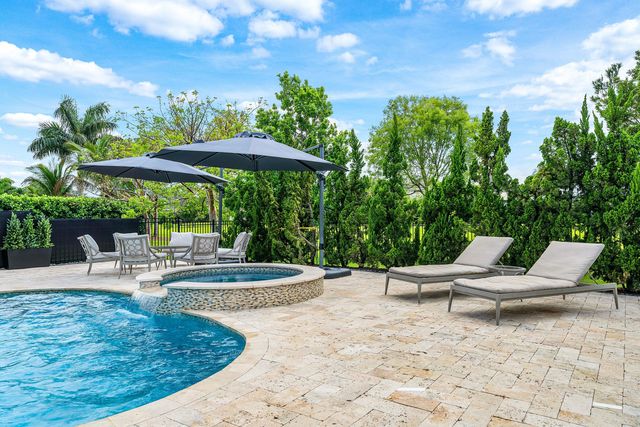 933 Deer Haven Drive, Loxahatchee, FL 33470