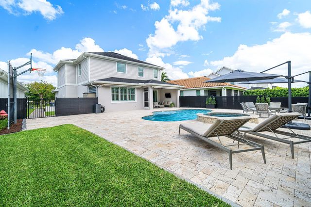 933 Deer Haven Drive, Loxahatchee, FL 33470