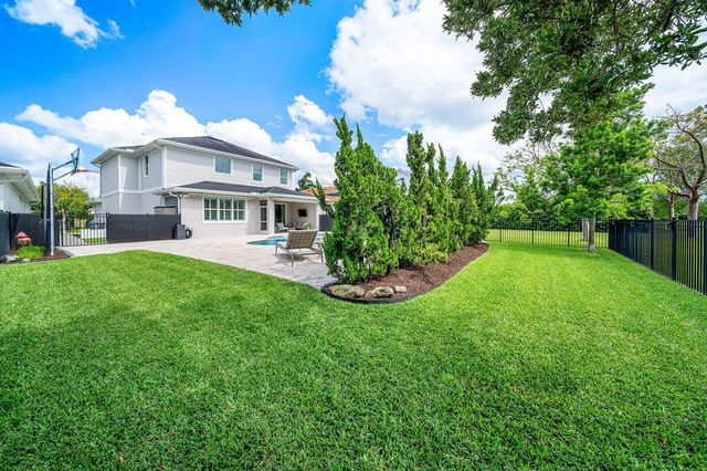 933 Deer Haven Drive, Loxahatchee, FL 33470