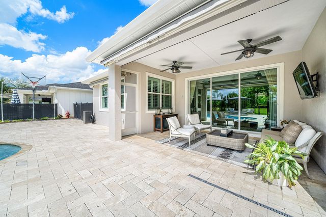 933 Deer Haven Drive, Loxahatchee, FL 33470