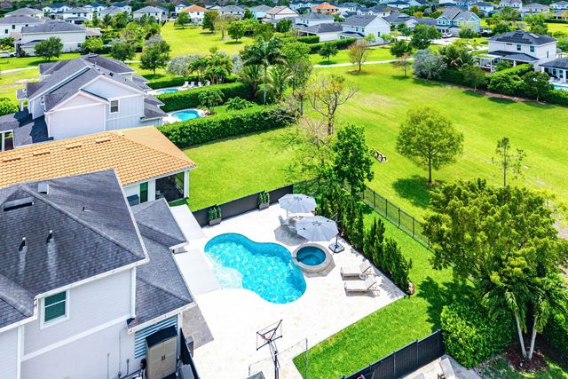 933 Deer Haven Drive, Loxahatchee, FL 33470