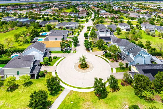 933 Deer Haven Drive, Loxahatchee, FL 33470