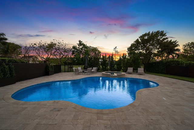 933 Deer Haven Drive, Loxahatchee, FL 33470