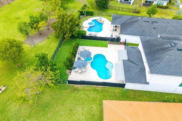 933 Deer Haven Drive, Loxahatchee, FL 33470