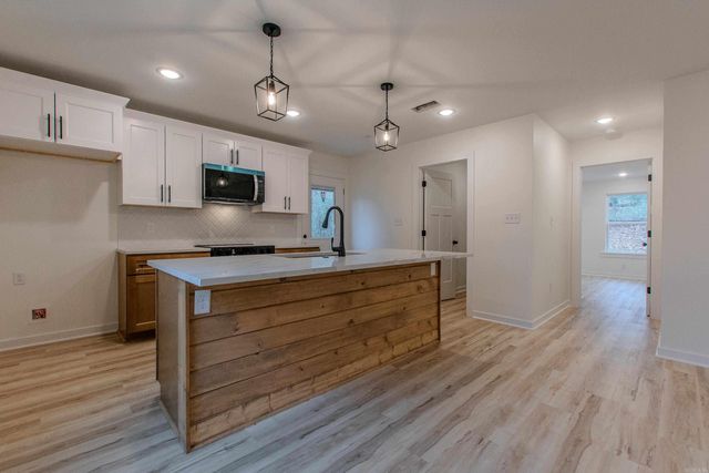 130 Joy Street, Bauxite, AR 72011