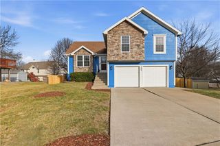 205 N Pacific Court, Raymore, MO 64083